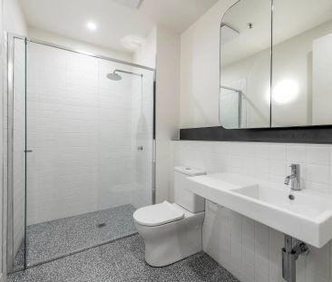 Modern 2 Bedroom Apartment - Photo 1