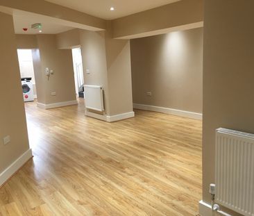 Studio Flat, Royal York Crescent, BS8 - Photo 5