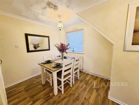 3 bedroom semi-detached house to rent - Photo 3