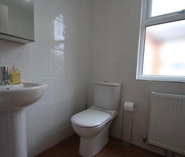 4 bedroom terraced house to rent - Photo 5