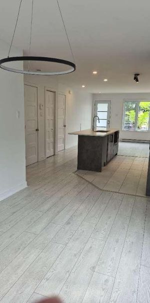 Très beau 5 ½ à louer, 1782 Ste-Hélène, Longueuil. Voisinage paisible. 2 050 $/mois. - Photo 1