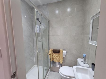 1 bedroom flat to rent - Photo 5