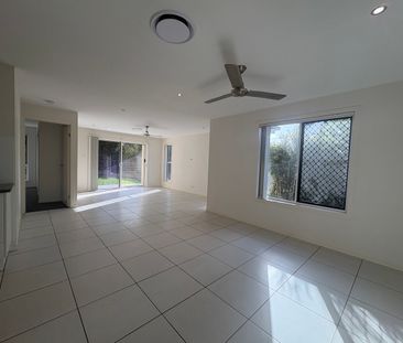 Fabulous Spacious Duplex - Photo 2