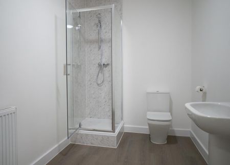 3 bedroom flat to rent - Photo 5