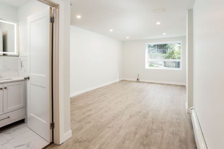 For Lease - 5 Hill Heights Road Unit# 105, Toronto, Ontario - Photo 5