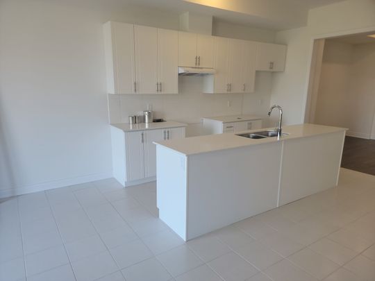 For Lease - 1326 Anthonia Trail Unit# Upper Lvl, Oakville, Ontario - Photo 1