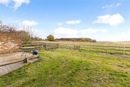 4 bedroom detached house to rent - Photo 2