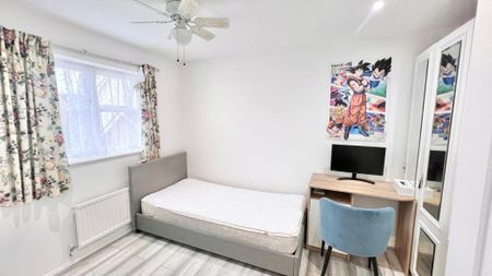 3 bedroom semi-detached house to rent - Photo 3