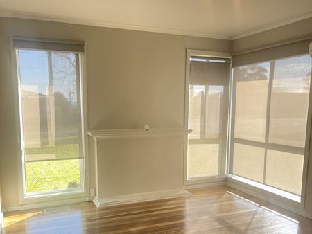 MODERN COMFORT & SPACIOUS YARD - Photo 3