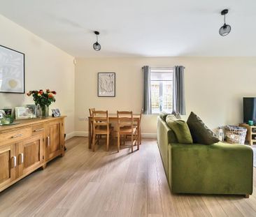 2 bedroom flat to rent - Photo 2