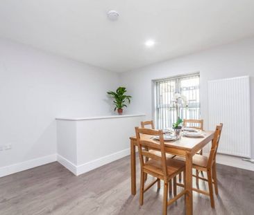 Queens Crescent, London - Photo 3