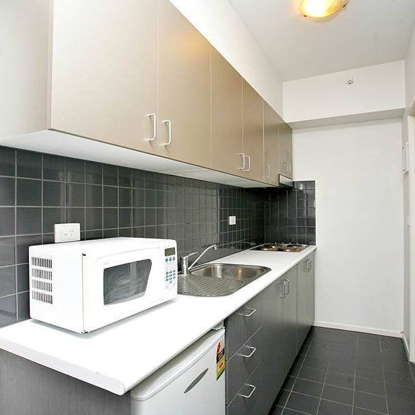 Melbourne | Student Living on Lonsdale | 2 Bedroom Apartment – Standard Low Level - Photo 1