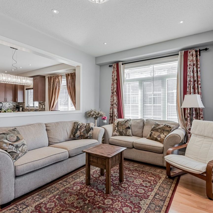 For Lease - 1 Juglans Crescent, Whitchurch-Stouffville, Ontario - Photo 1