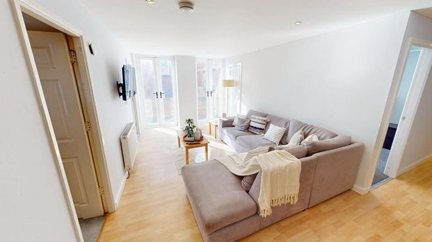 3 bedroom flat to rent - Photo 1
