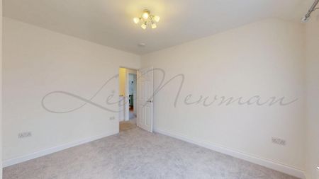 Uxbridge Road, Uxbridge, UB4 - Photo 3