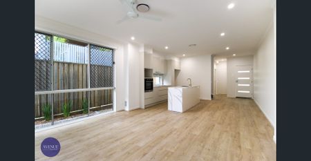 Modern 3-Bedroom Townhouse in Prime Location - Photo 2