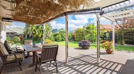 Lovely family home - Photo 2