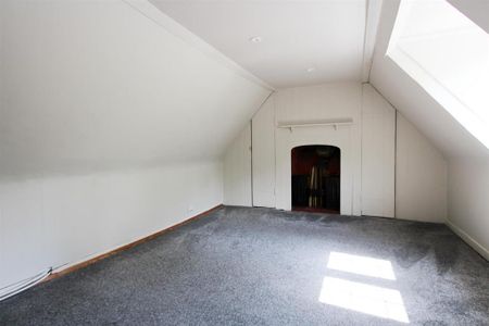 6 bedroom detached house to rent - Photo 2