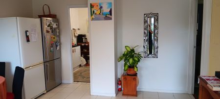 Broadbeach Waters - Photo 3