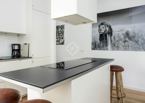 Beautiful renovated 2-bedroom apartment with balconies for rent in Eixample left, in the city centre