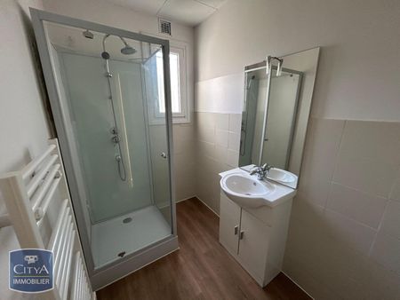 Location Maison 3 pièces 85m² TOURNON ST MARTIN 36220 - Photo 5