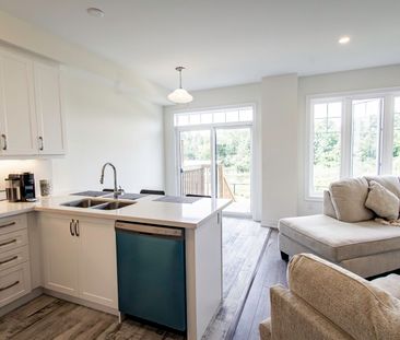 For Lease - 18 Little River Crossing, Wasaga Beach, Ontario - Photo 2