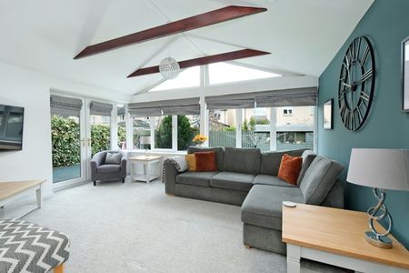 42 Castleview Avenue, AB51 0SA, Inverurie - Photo 2