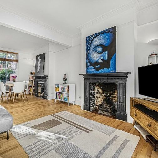 House To Let in Pattison Road, London, NW2 | TK International - Photo 1