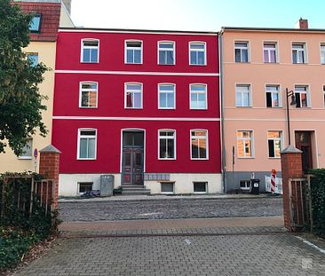 Kuschlige Feldstadt: Gemütliche 2 Zimmer mit EBK, Laminat und Duschbad mit Fenster - Photo 3