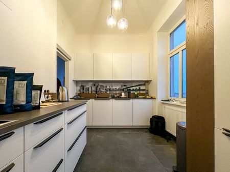 Altbau-Eleganz: 3 stilvolle Zimmer mit neuer Küche und Traumbad in Penzing - Foto 4