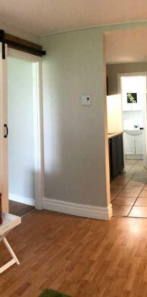 3 1/2 semi meublé libre 1 janvier WIFI et stationnement - Photo 1