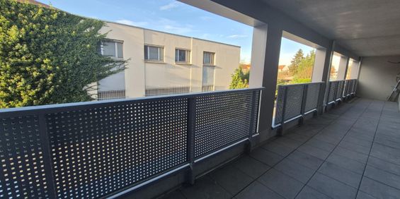 Location Appartement 2 pièces 46m² VILLENEUVE D ASCQ 59650 - Photo 3