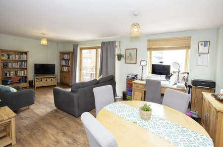 2 bedroom apartment to rent - Photo 3