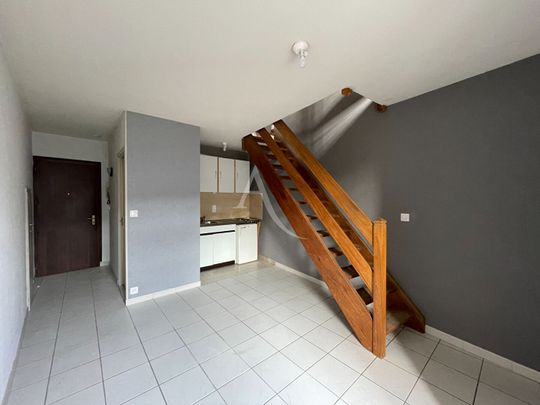 Location Appartement 2 pièces 35m² FONTENAY LE COMTE 85200 - Photo 1