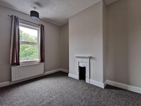 2 bedroom end of terrace house to rent - Photo 3