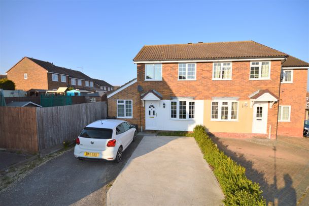 Gainsborough Drive, Lawford, Manningtree, CO11 2JU - Photo 1