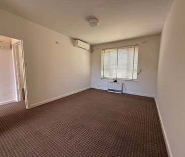 Neat & Convenient Living in the Heart of Northcote - Photo 1
