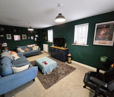 3 bedroom detached house to rent - Photo 2