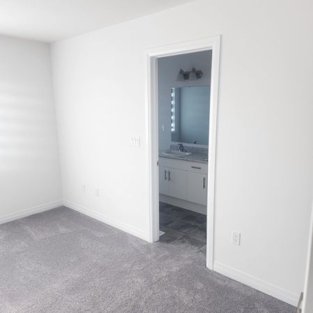 For Lease - 899 Douro Street, Stratford, Ontario - Photo 2