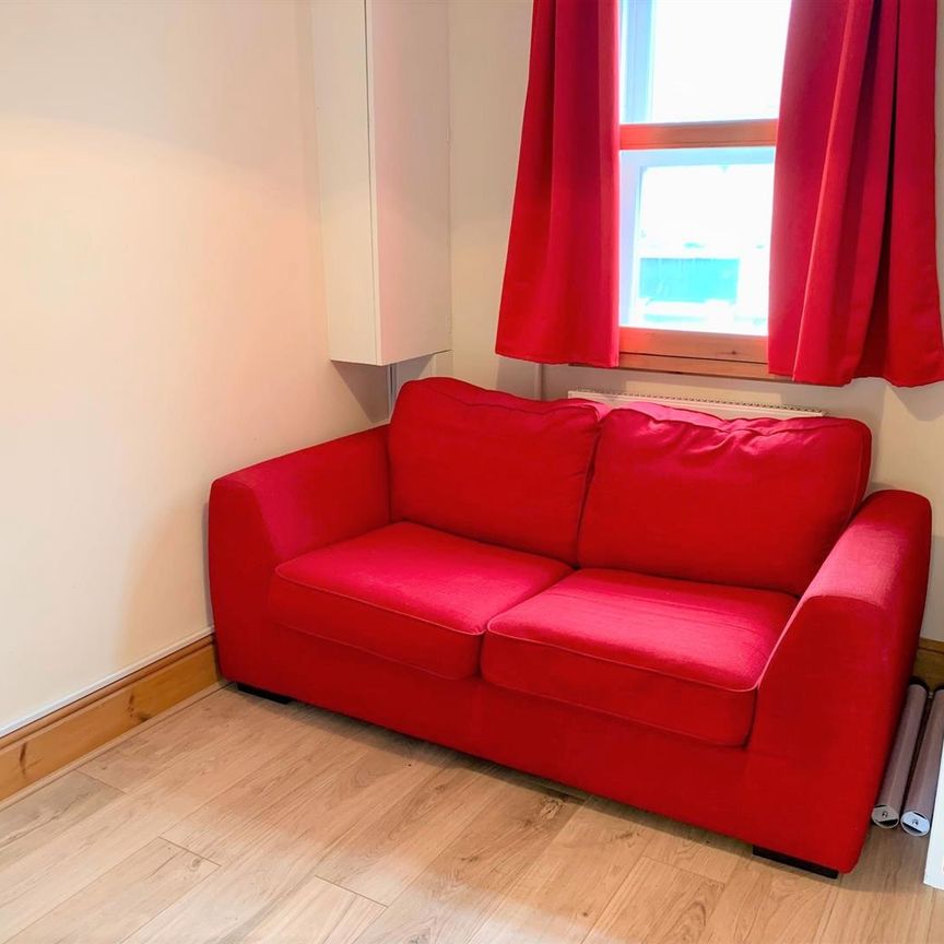 Victoria Road, Old Town, Swindon, SN1 - Photo 1