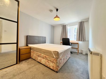 4 bedroom apartment to rent - Photo 5