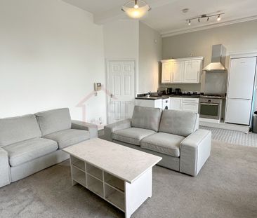 2 Bedroom Flat - Photo 2