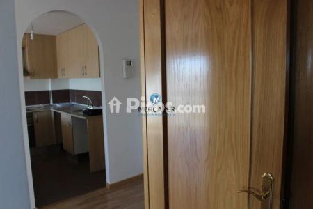 Piso en alquiler en Calle de Villalbilla - Photo 3