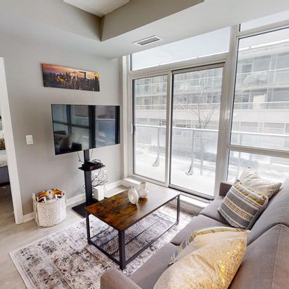 Richmond Street West - Photo 1