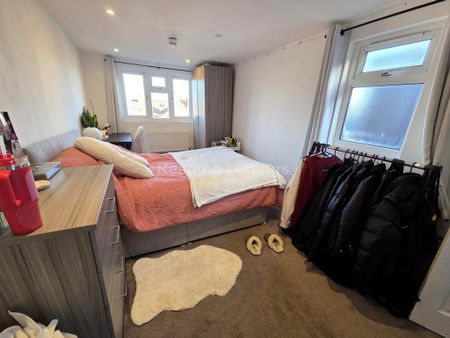 7 bedroom house to rent - Photo 3