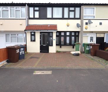 4 bedroom terraced house to rent - Photo 5