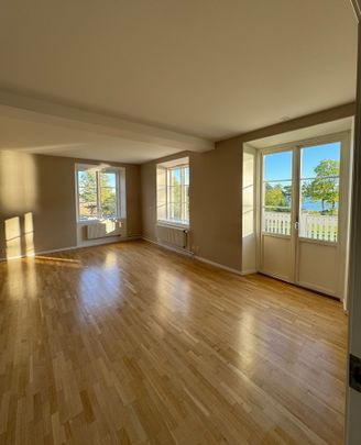 Nybble, Julita - Photo 1