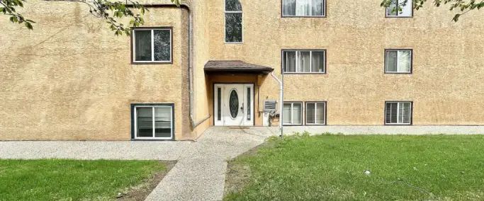 Newly Painted 2 Bedroom 1 Bathroom Condo*Parking Included*Laundry In Building | 3 - 10904 159 Street Northwest, Edmonton - Photo 1