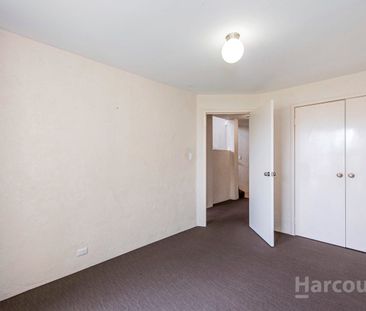 Perfectly Positioned Townhouse on a Prime Corner - Photo 2