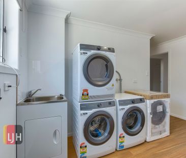 NEWLY RENOVATED, PRIVATE GRANNY FLAT-STYLE APARTMENT WITH AIR CON ! - Photo 4